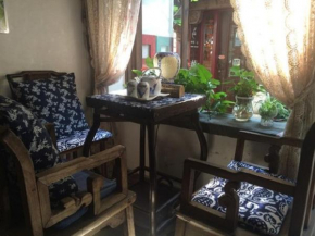 Отель Canal Town Girl's Home  Шанхай